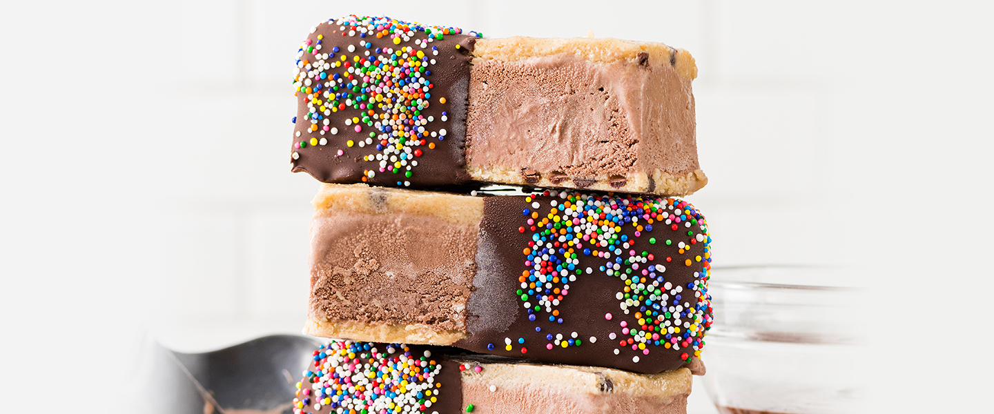 Chocolate-Cookie-Dough-Ice-Cream-Sandwich